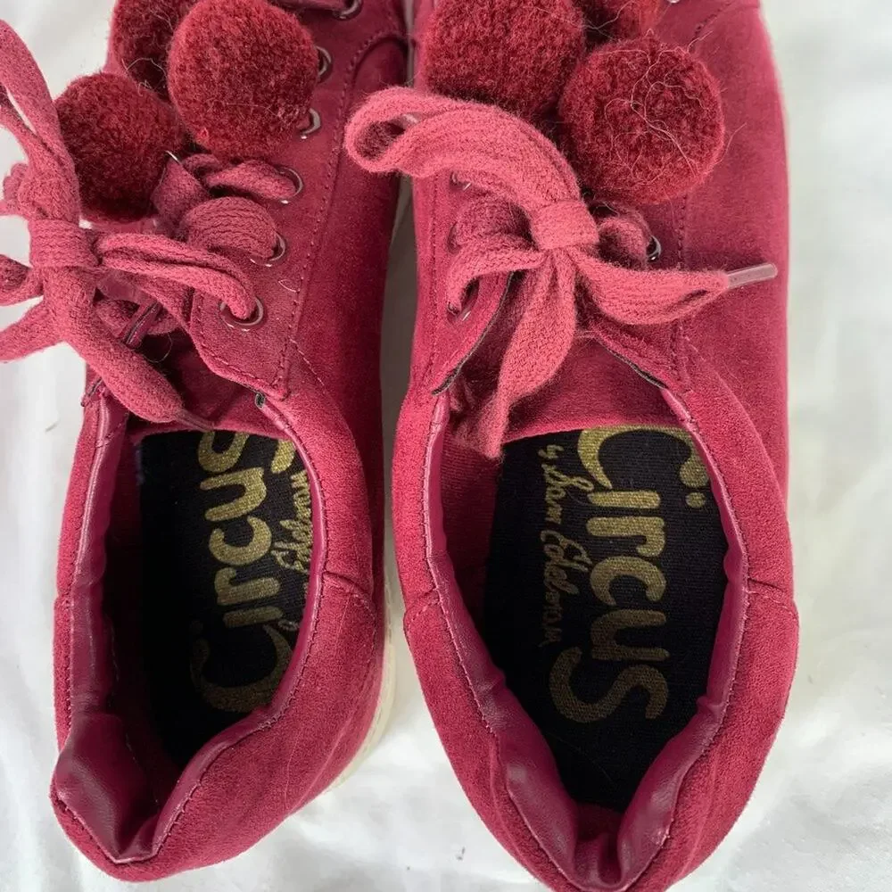 Sam Edelman Circus Carmela Womens Size 7 Sneaker Cranberry Shoes Pom Poms